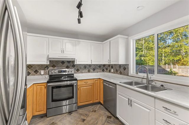 3 of 47 - 2752 Bradford Dr, Campbell River, BC