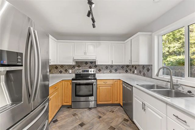4 of 47 - 2752 Bradford Dr, Campbell River, BC