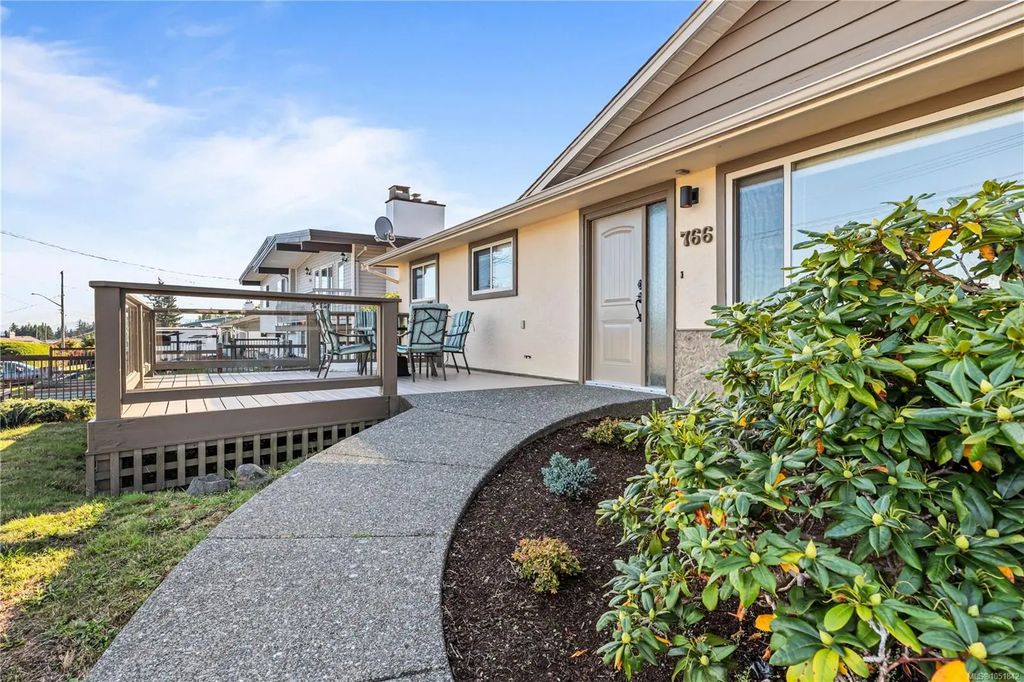 766 Nancy Greene Dr, Campbell River