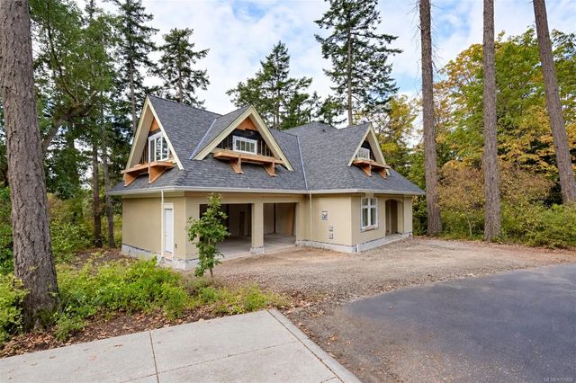 2 of 16 - 3136 Bowkett Pl, Saanich, BC