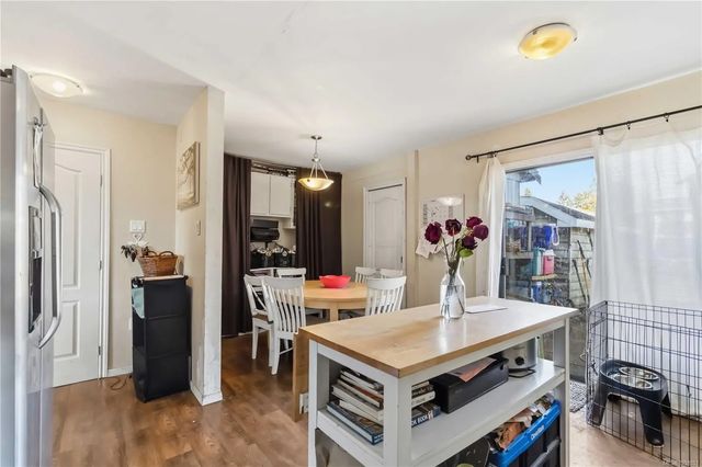 4 of 37 - 1024 Dunford Ave, Langford, BC