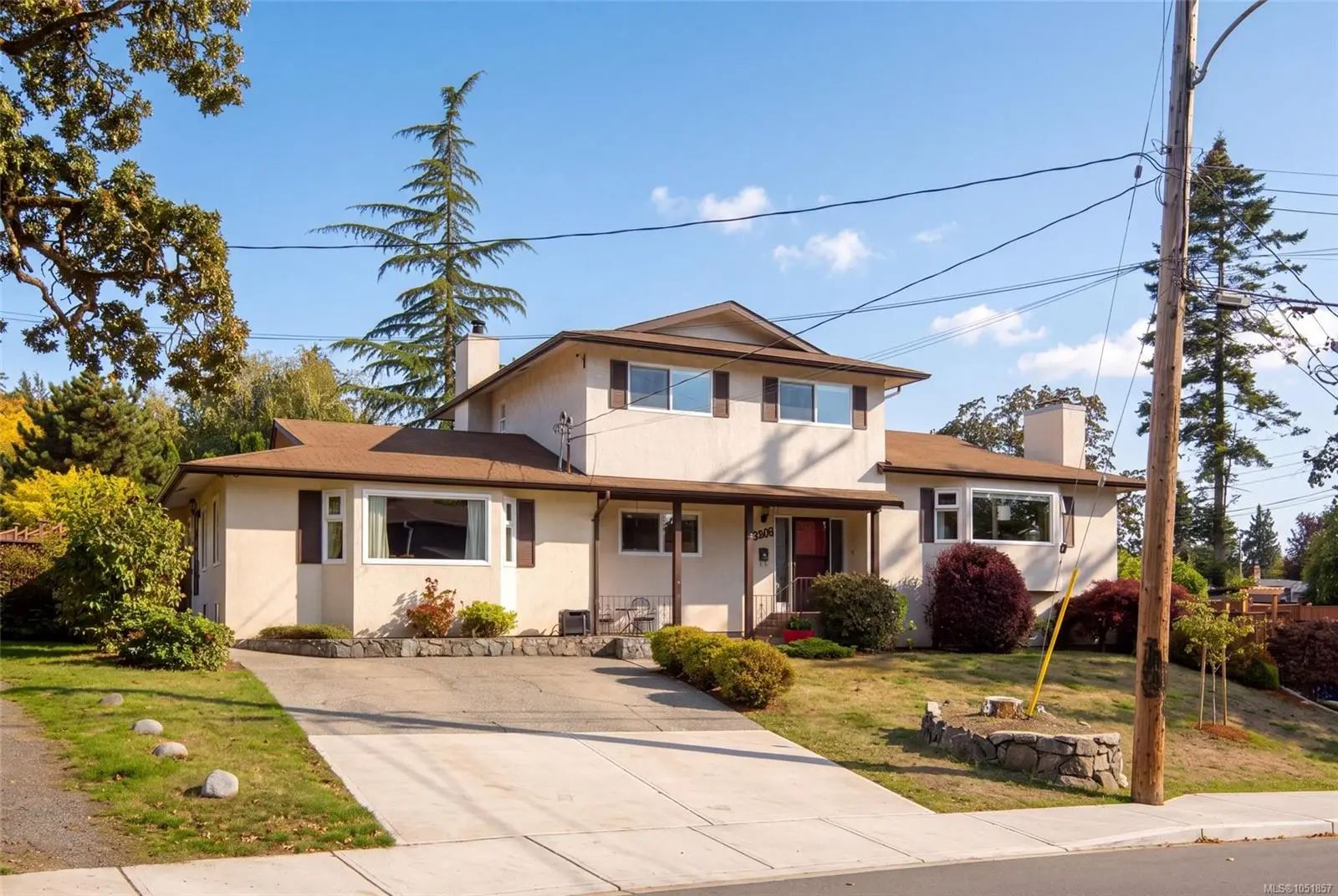 1051857, Residential, 3906 Braefoot Rd, Saanich, BC, , , V8P 3T2