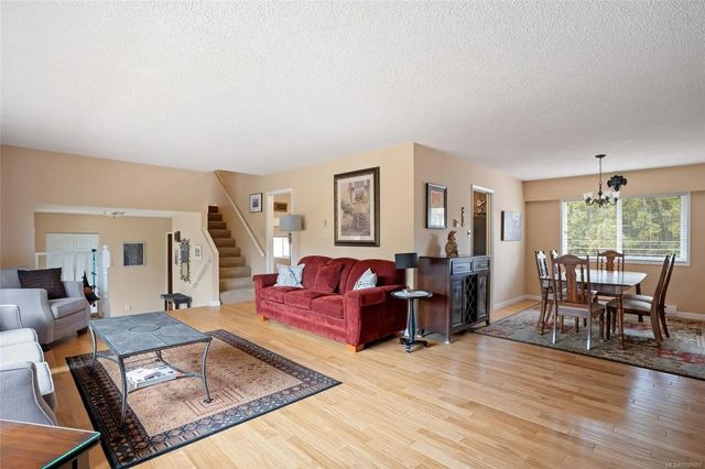 4 of 51 - 3906 Braefoot Rd, Saanich, BC