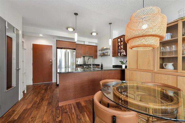 3 of 42 - 737 Humboldt St N305, Victoria, BC