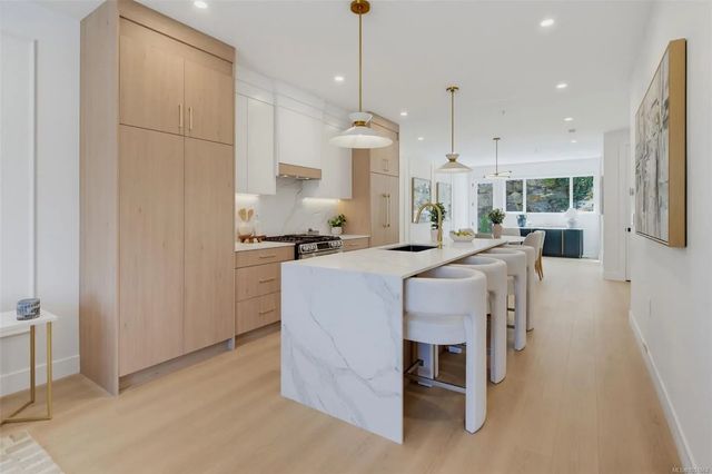 2 of 41 - 833 Blackbird Pl, Langford, BC