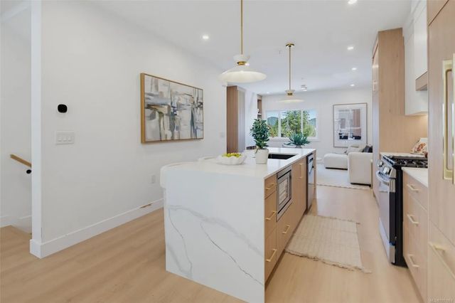 4 of 41 - 833 Blackbird Pl, Langford, BC