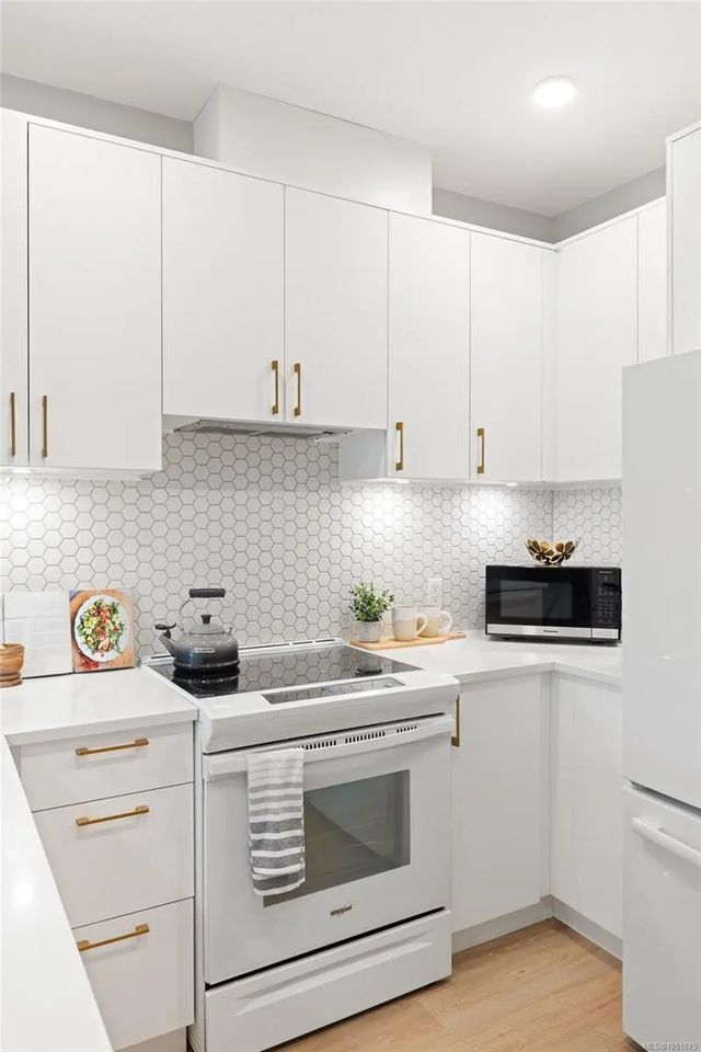 3 of 23 - 2348 Beacon Ave 303, Sidney, BC