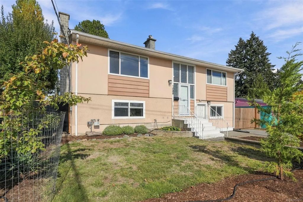 1088 Nelson St, Nanaimo