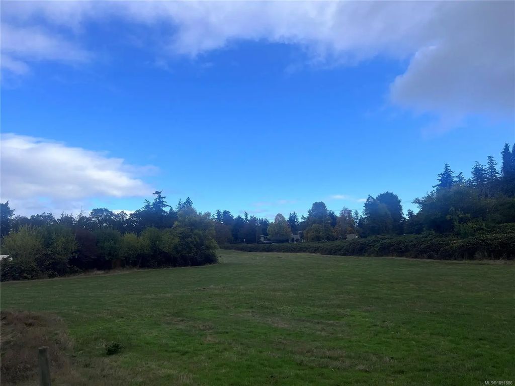 3876 Holland Ave, Saanich