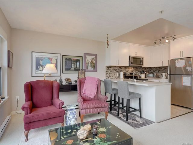 5 of 30 - 1485 Garnet Rd 316, Saanich, BC