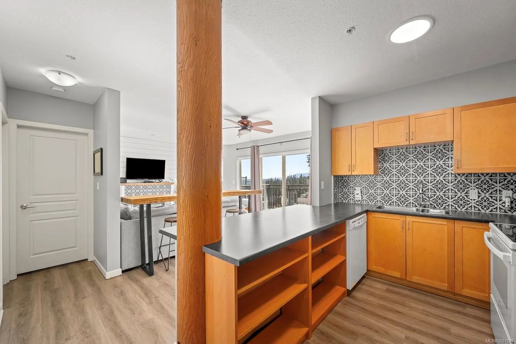 1280 Alpine Rd 111, Courtenay