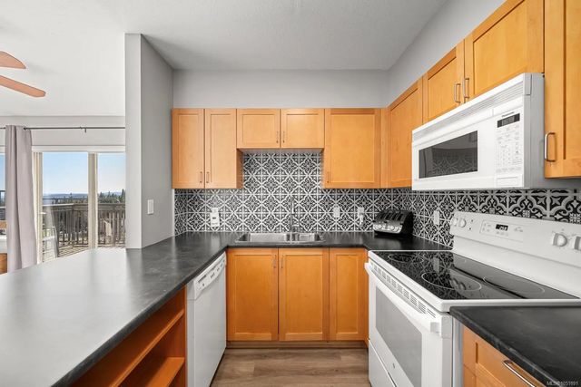 4 of 44 - 1280 Alpine Rd 111, Courtenay, BC
