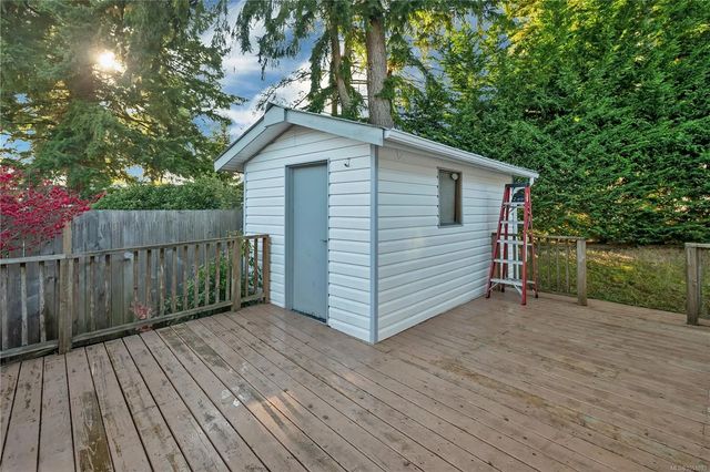 4 of 33 - 3120 Island Hwy 204, Campbell River, BC