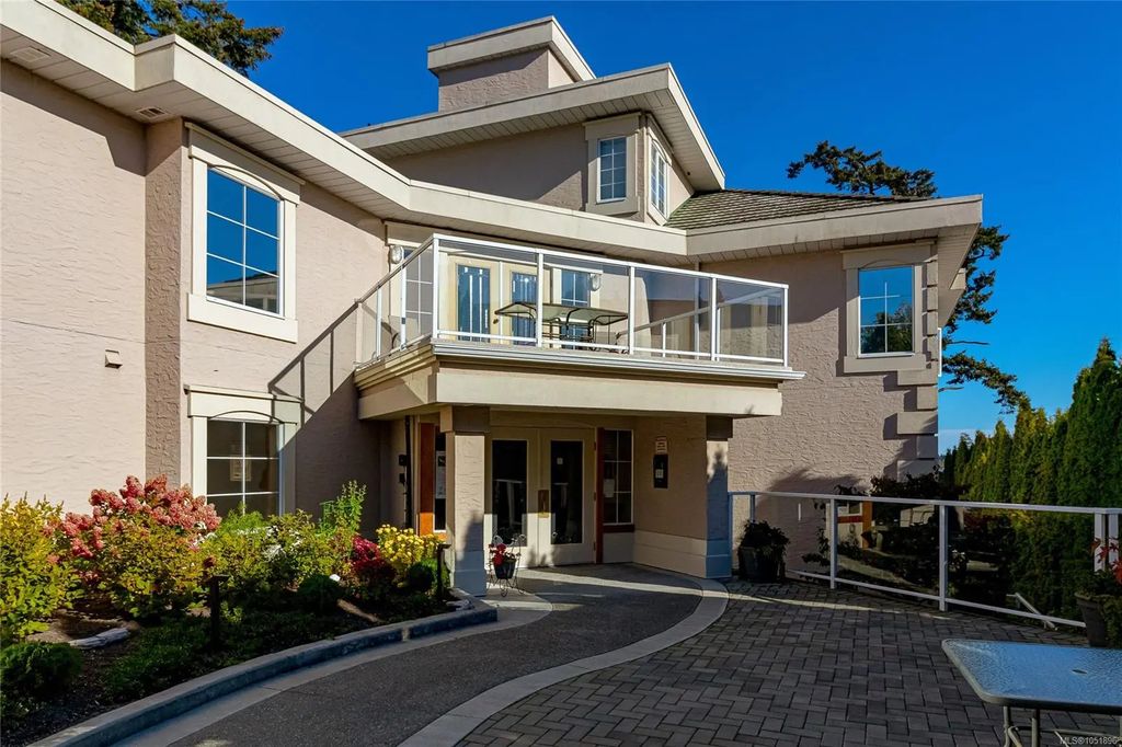 1 Buddy Rd 103, View Royal