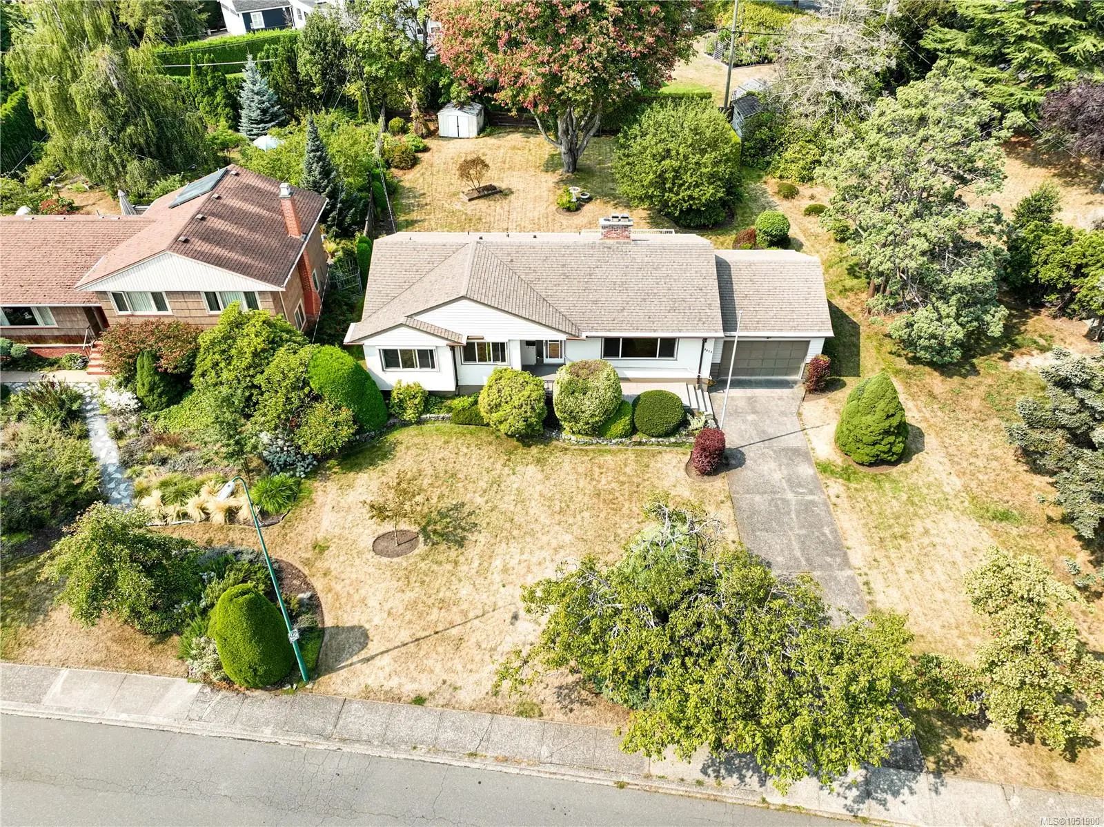 1051900, Residential, 3278 Henderson Rd, Oak Bay, BC, , , V8P 5A6