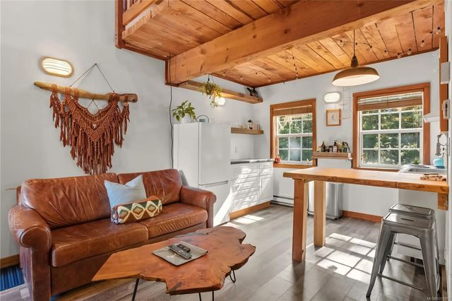 3 of 30 - 1002 Peninsula Rd 19, Ucluelet, BC