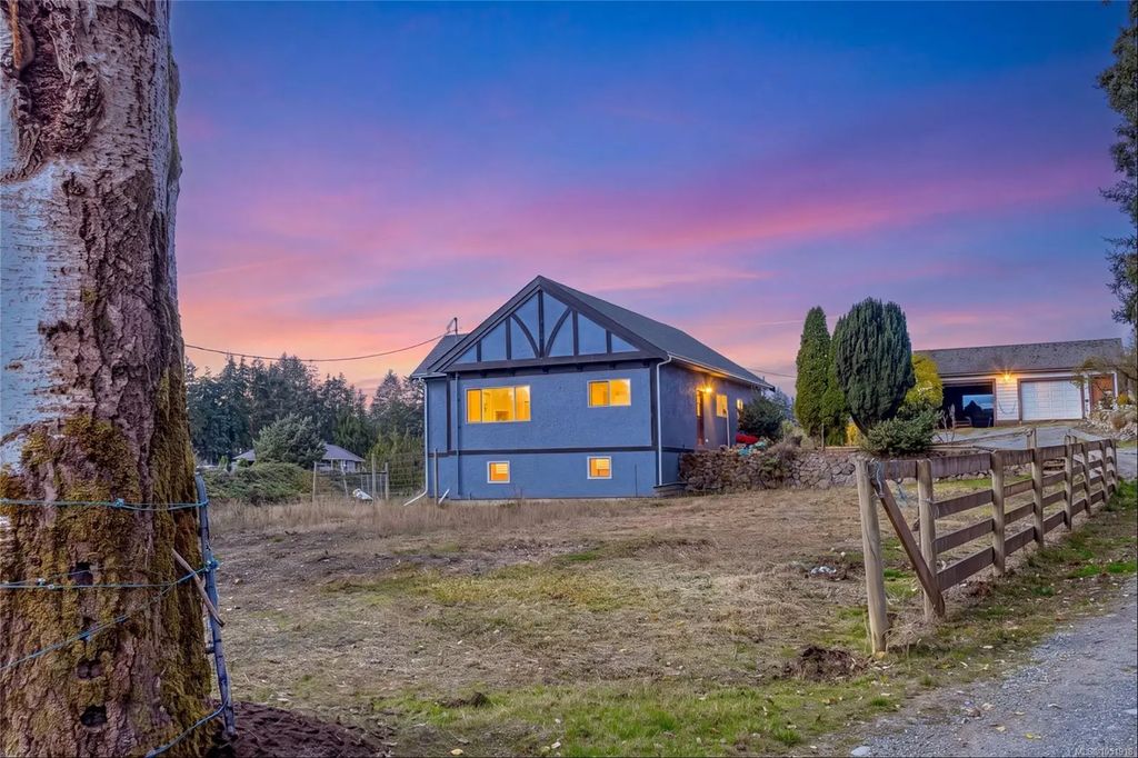 4170 Granville Ave, Saanich