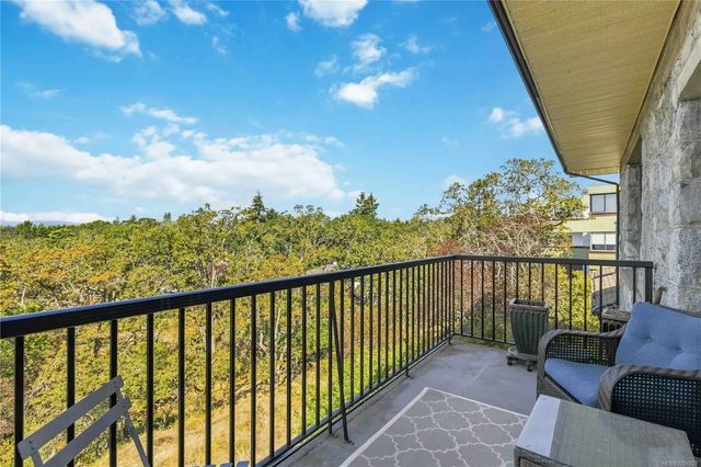 5 of 60 - 3960 Cedar Hill Rd B, Saanich, BC
