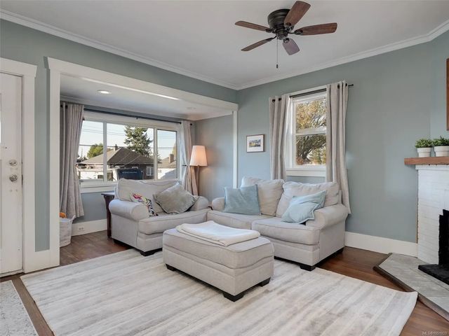 3 of 24 - 68 Crease Ave, Saanich, BC