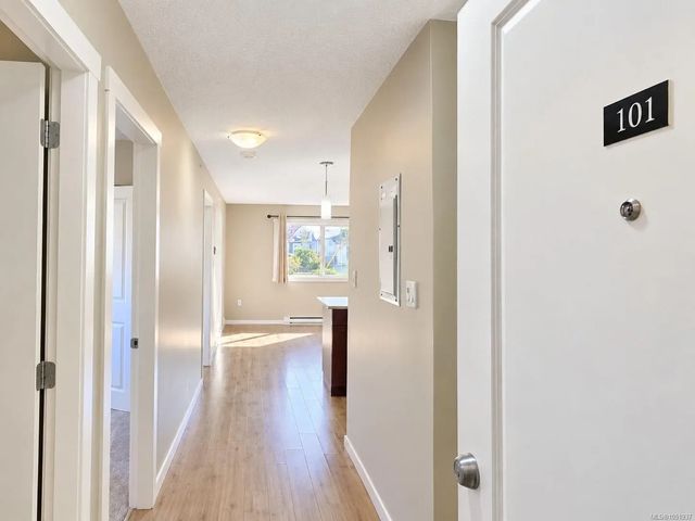 2 of 23 - 1600 Caspers Way 101, Nanaimo, BC