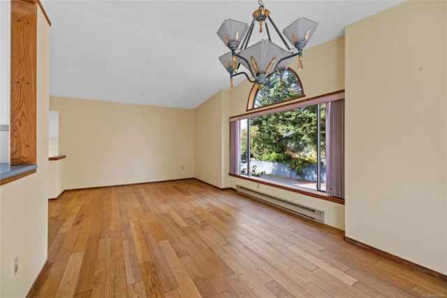 4 of 35 - 443 Hoylake Rd W, Qualicum Beach, BC