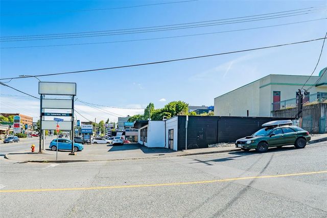 4 of 11 - 111 Terminal Ave, Nanaimo, BC