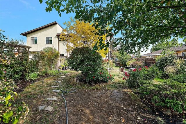 4 of 29 - 2253 Malaview Ave, Sidney, BC