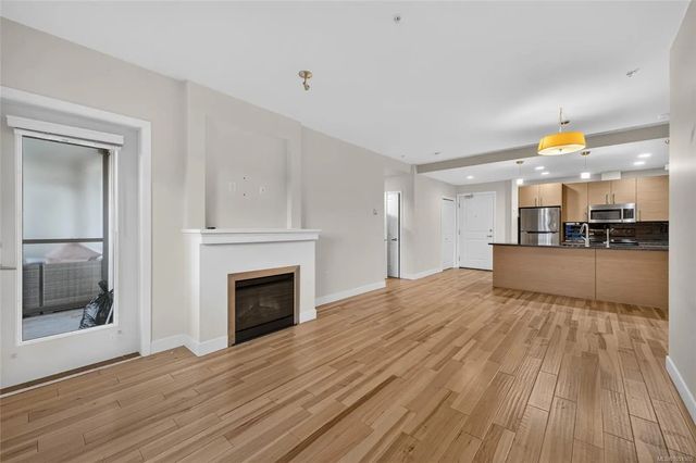 3 of 53 - 4394 West Saanich Rd 306, Saanich, BC