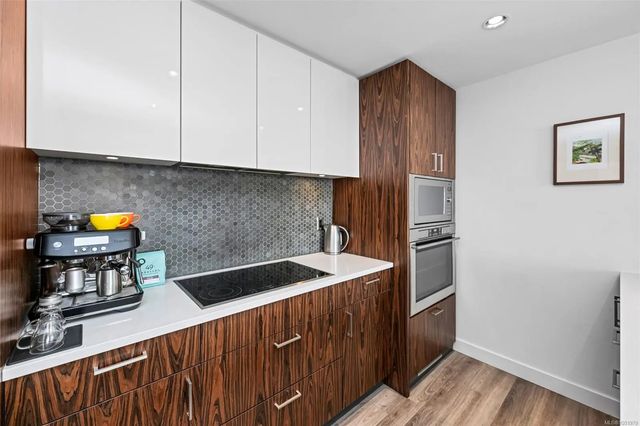 5 of 40 - 838 Broughton St 402, Victoria, BC
