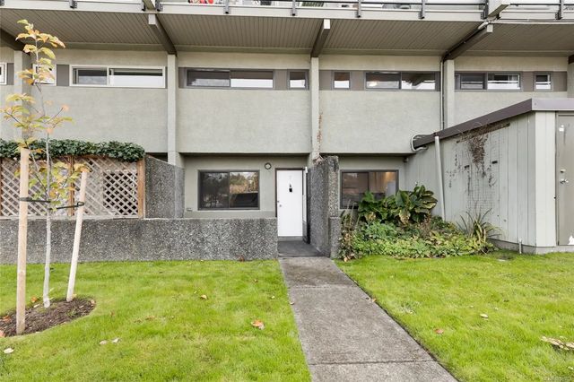 2 of 29 - 477 Lampson St 7, Esquimalt, BC