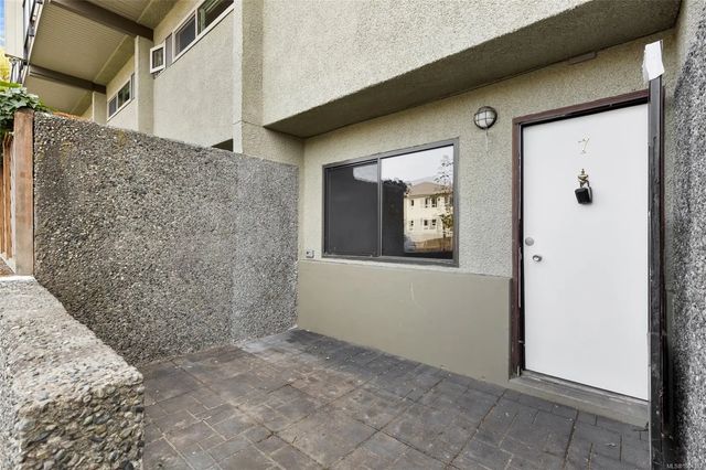 3 of 29 - 477 Lampson St 7, Esquimalt, BC