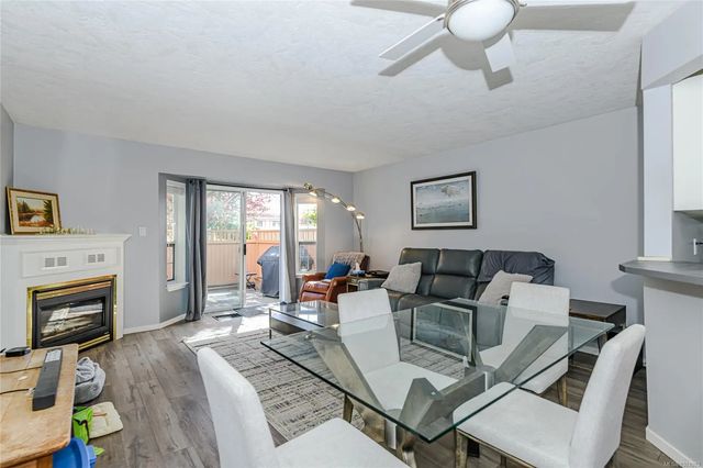 4 of 32 - 2070 Amelia Ave 54, Sidney, BC
