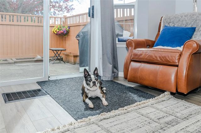 5 of 32 - 2070 Amelia Ave 54, Sidney, BC