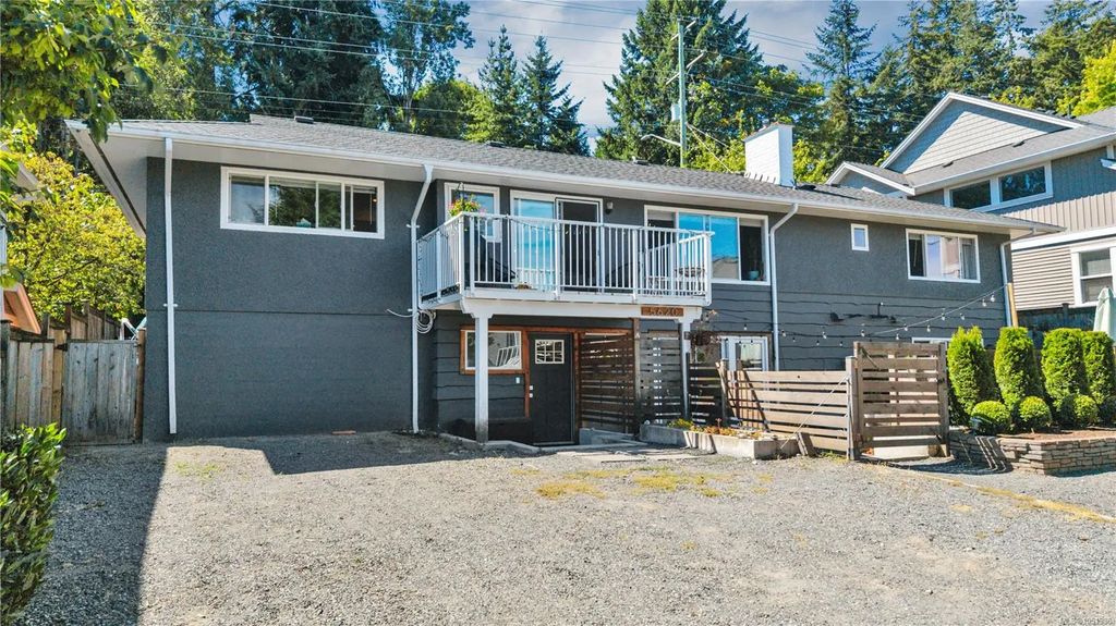 5620 Hammond Bay Rd, Nanaimo