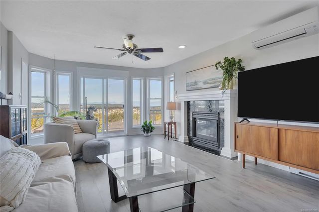 4 of 64 - 2145 Woodthrush Pl, Nanaimo, BC
