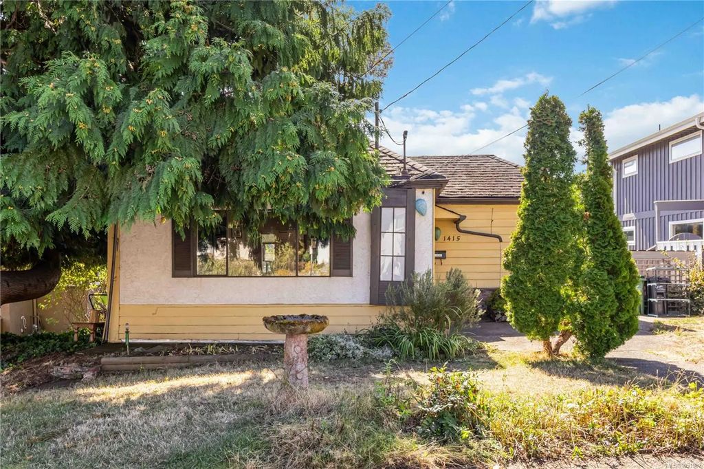 1415 Lang St, Victoria