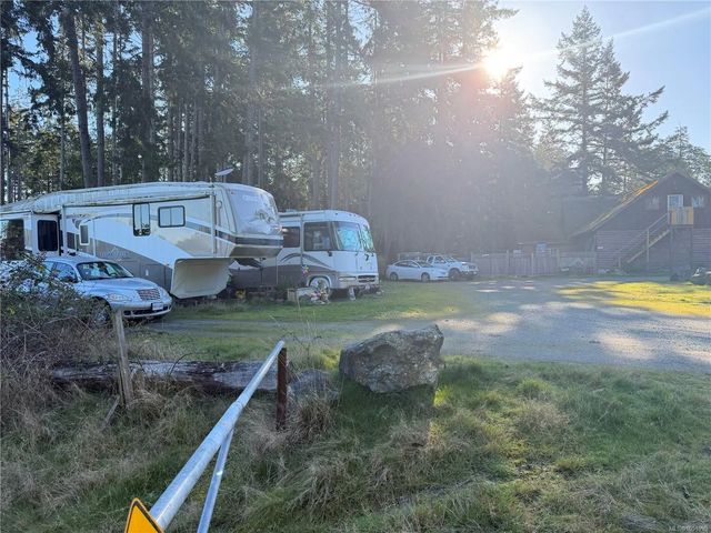 5 of 9 - 961 Island Hwy E, Parksville, BC