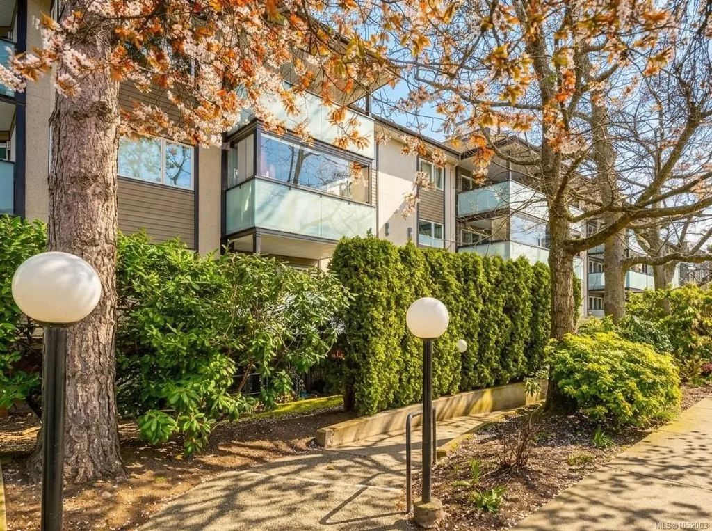 1619 Morrison St 411, Victoria