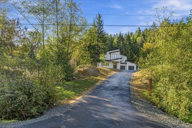 2 of 60 - 8015 Ridge Rd, Lantzville, BC