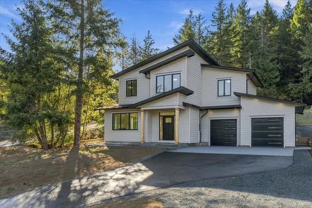 3 of 60 - 8015 Ridge Rd, Lantzville, BC