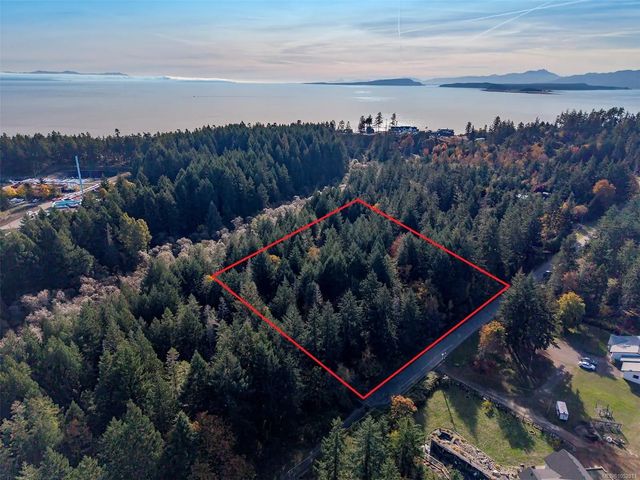 2 of 11 - Lot 4 Morland Rd, Comox, BC