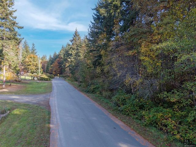 4 of 11 - Lot 4 Morland Rd, Comox, BC