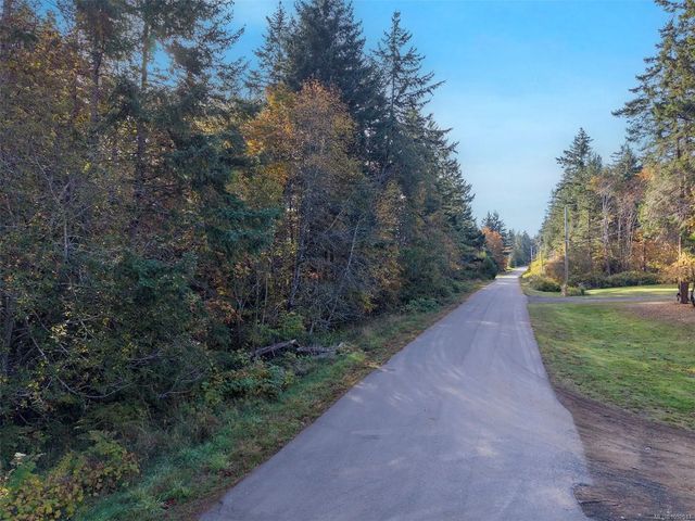 5 of 11 - Lot 4 Morland Rd, Comox, BC