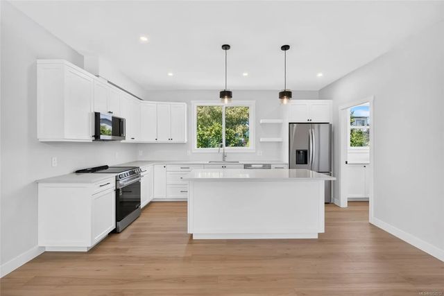 3 of 49 - 2022b Galerno Rd, Campbell River, BC