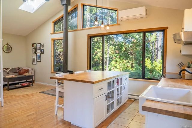3 of 37 - 4318 Port Washington Rd, Pender Island, BC