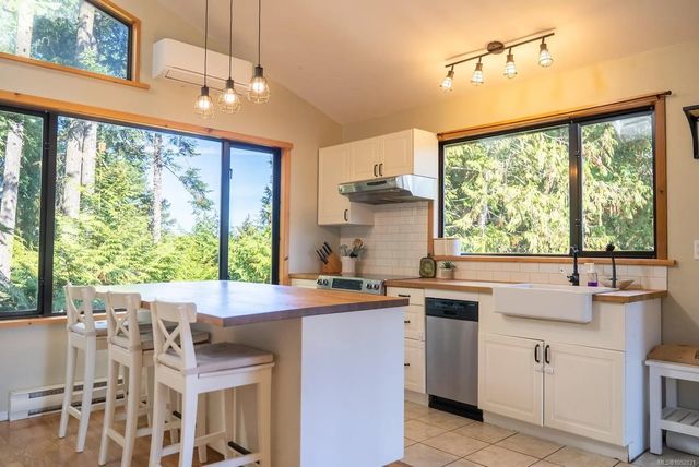 4 of 37 - 4318 Port Washington Rd, Pender Island, BC