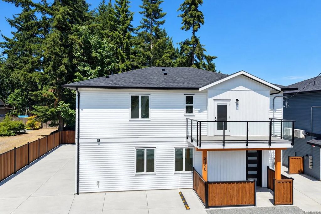 2190 Jingle Pot Rd, Nanaimo