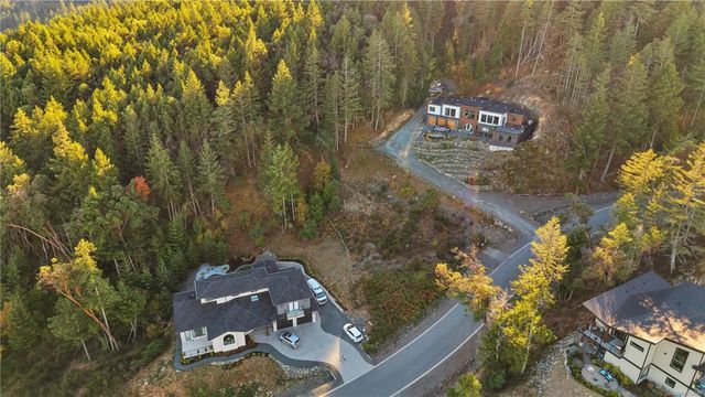 3 of 21 - 5055 Broad Ridge Pl, Lantzville, BC