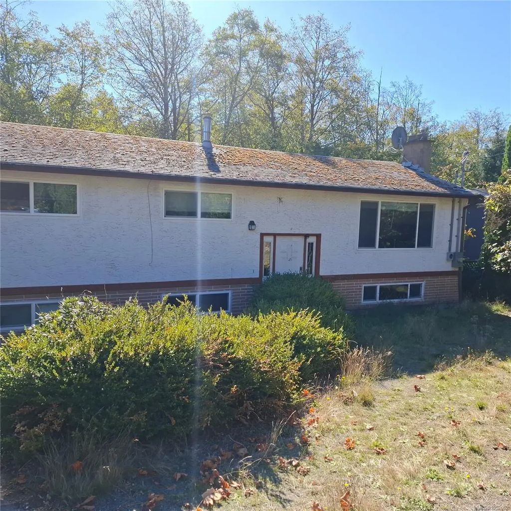 3430 Hammond Bay Rd, Nanaimo
