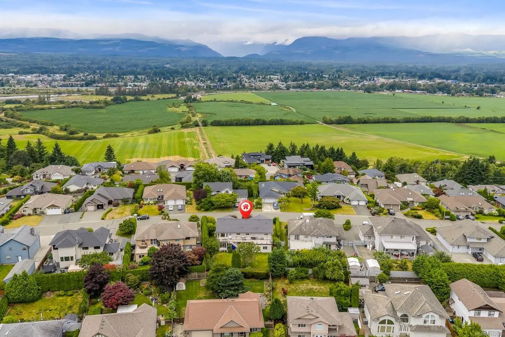 1564 Trumpeter Cres Sw, Courtenay